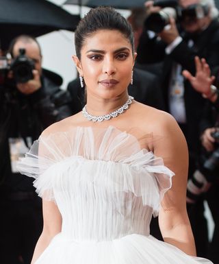 cannes-red-carpet-jewelry-2019-280150-1558728154553-image