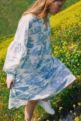 Laura Ashley x Urban Outfitters + Amelia Toile Poplin Midi Dress
