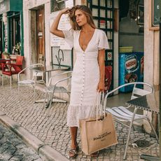 comfortable-vacation-outfit-ideas-280227-1559250920942-square