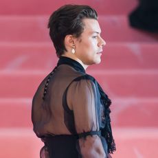 harry-styles-gucci-suit-280229-1559209652504-square