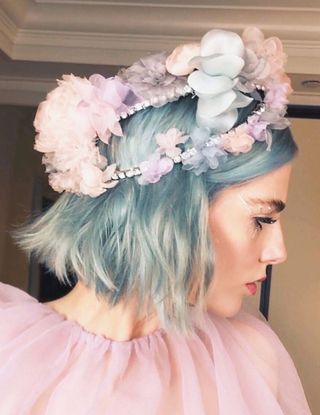 how-to-style-hair-accessories-280238-1559229663073-main