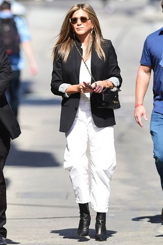 summer-ankle-boot-outfit-jennifer-aniston-280245-1559243040290-image