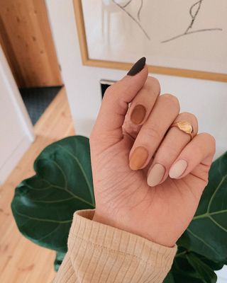 mismatched-nail-trend-280389-1559839290000-main