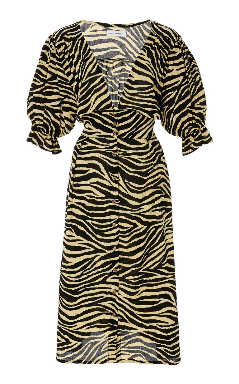 9 Ways to Wear Sporty Sandals This Summer Who What Wear