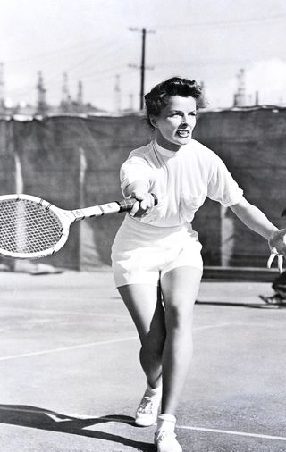 vintage-celebrities-tennis-outfits-280502-1560295396259-image
