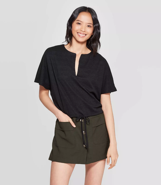 Who What Wear + Textured Knit Short Sleeve V-Neck T-Shirt