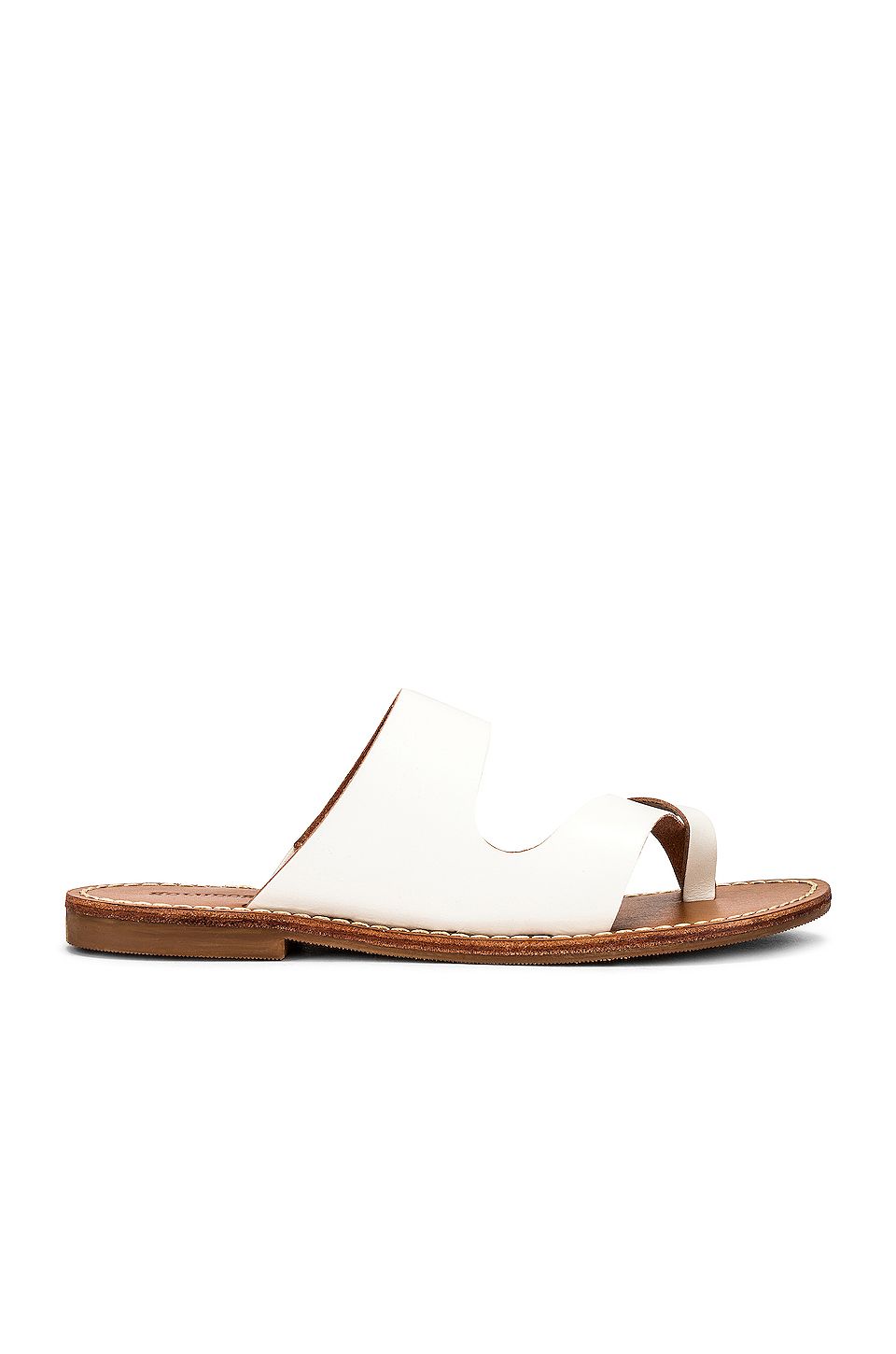 These Are the 15 Best Sandals for Narrow Feet | Who What Wear