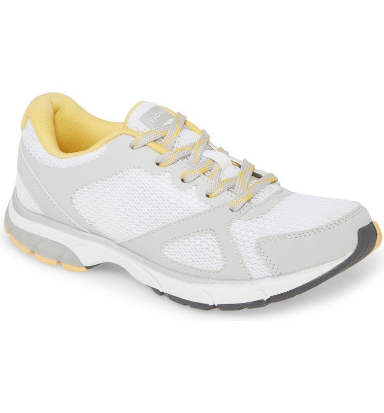 The 29 Best Sneakers for Wide Feet, Says a Podiatrist Who What Wear