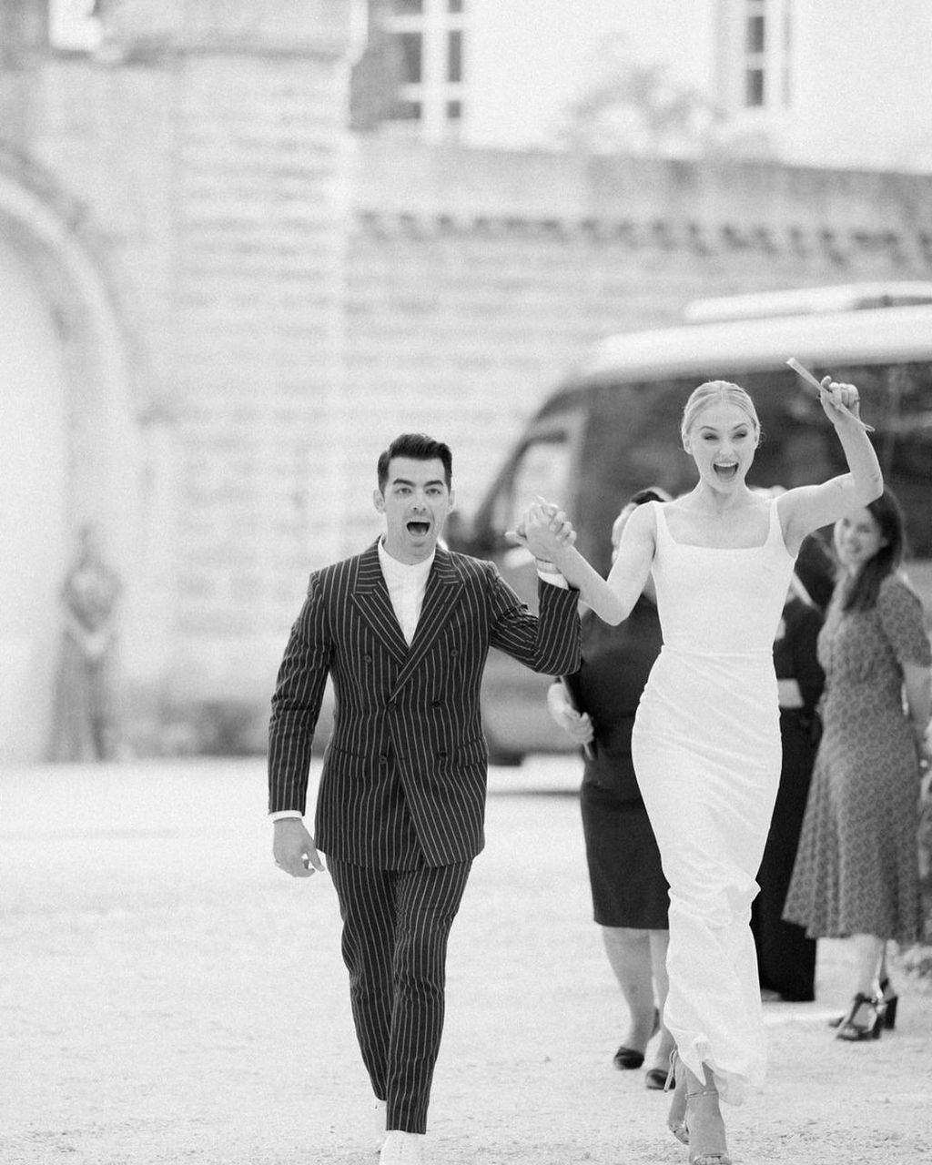 Sophie Turner Just Shared Never Before Seen Wedding Photos Who What Wear 8327