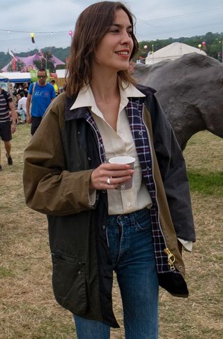 glastonbury-festival-fashion-2019-281002-1561973863320-image