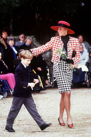 best-princess-diana-outfits-281025-1562005842496-image