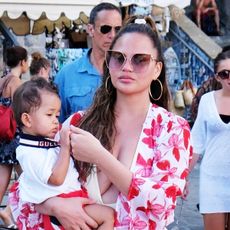 chrissy-teigen-italy-vacation-style-281115-1562610705247-square