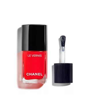 Chanel + Le Vernis Nail Colour in 147 Incendiaire