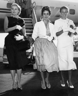 old-hollywood-airport-style-281252-1563229694188-image