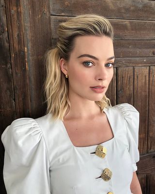 best-margot-robbie-beauty-looks-281293-1563446843710-main