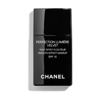 Chanel + Perfection Lumiere Velvet Smooth-Effect Makeup SPF 15