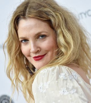 drew-barrymore-beauty-tips-281644-1564720095005-main