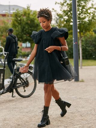 copenhagen-fashion-week-street-style-spring-2020-281722-1565261585139-image