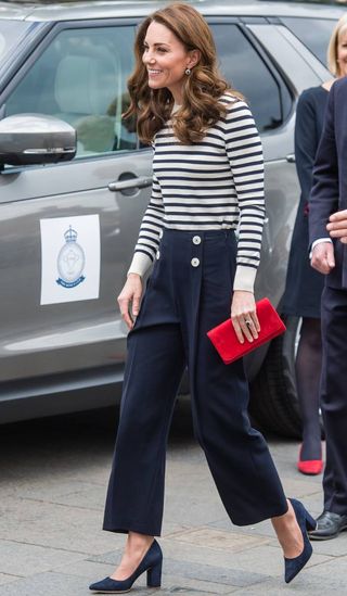 kate-middleton-culottes-and-sneakers-281769-1565343370394-image