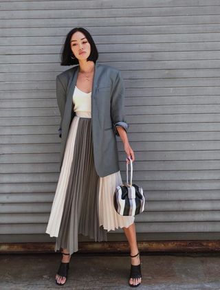 blazer-and-skirt-outfit-ideas-281813-1565725758282-image