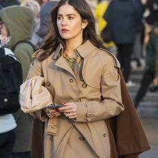best-burberry-trench-coat-women-281856-1679680148750-square