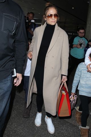 celebrity-airport-outfit-shopping-281867-1566411573695-image