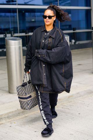 celebrity-airport-outfit-shopping-281867-1566412555678-image