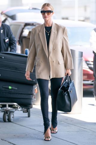 celebrity-airport-outfit-shopping-281867-1566415222190-image