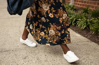 fall-sneaker-outfit-282111-1566915761501-image