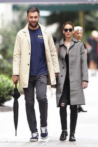 skinny-jeans-and-flats-outfit-jennifer-lawrence-282267-1567623409377-image