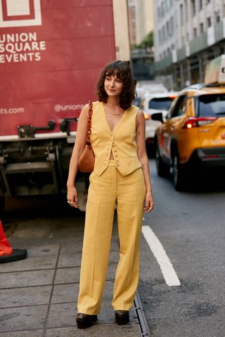 new-york-fashion-week-street-style-spring-2020-282343-1567972067235-image