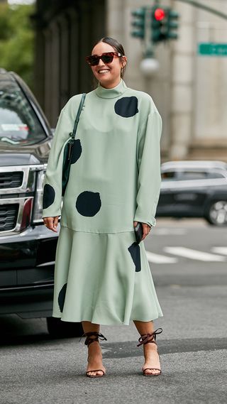 new-york-fashion-week-2019-street-style-trends-282348-1568025606033-image