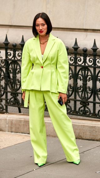 new-york-fashion-week-2019-street-style-trends-282348-1568065412127-image