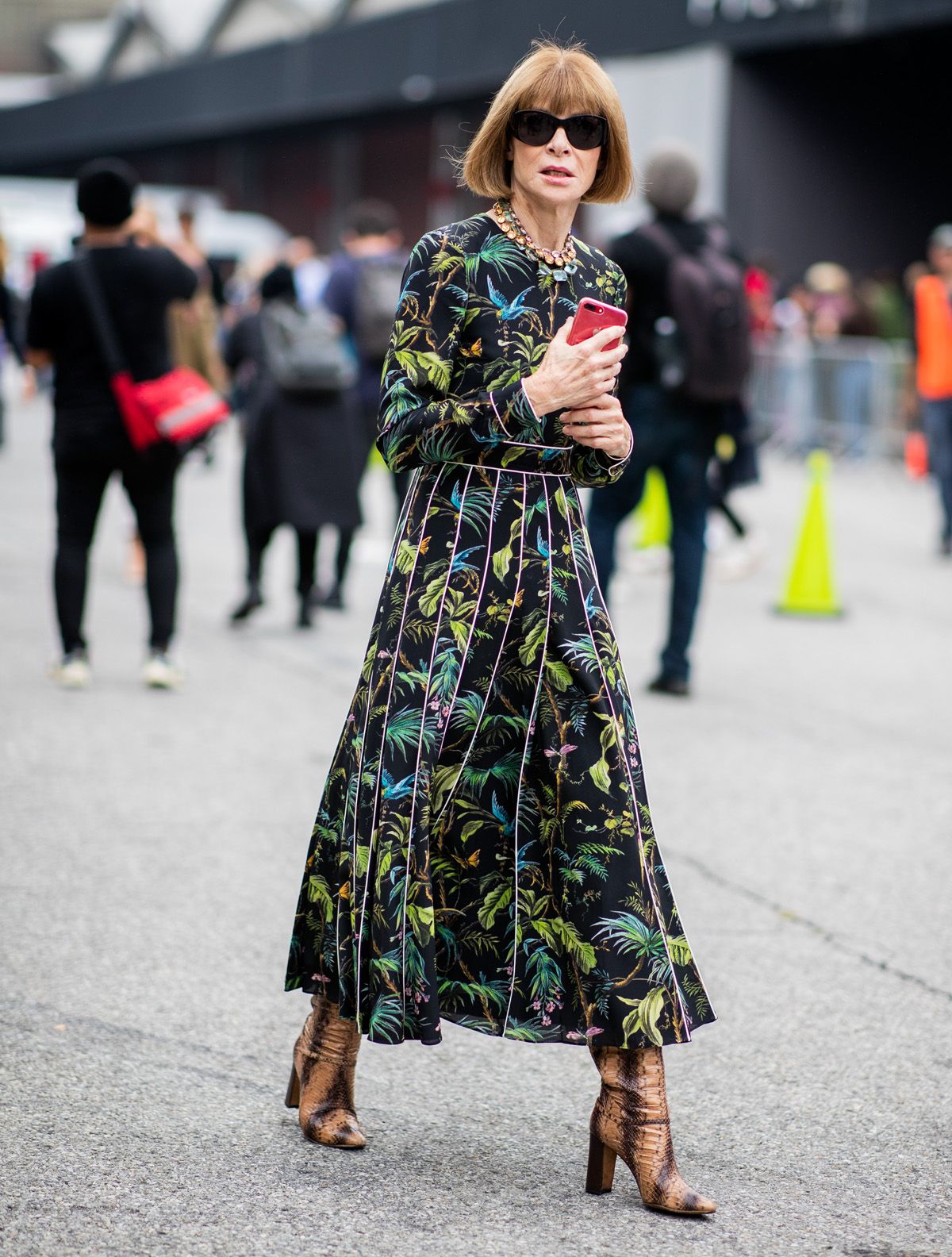 Anna Wintour's Fashion Week Outfits From the Last 25 Years | Who What Wear