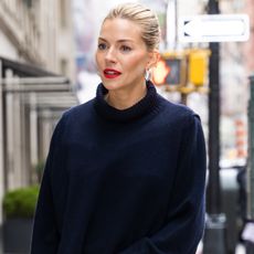sienna-miller-casual-outfits-282375-1662281968890-square