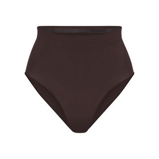 Skims + Seamless Sculpt Mid Waist Brief | Espresso