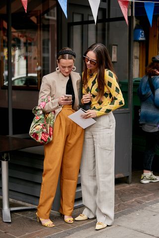 london-fashion-week-street-style-spring-2020-282504-1568759012400-image
