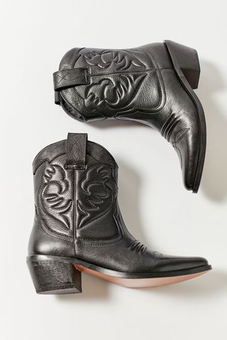 Urban Outfitters + UO Lynn Cowboy Boot