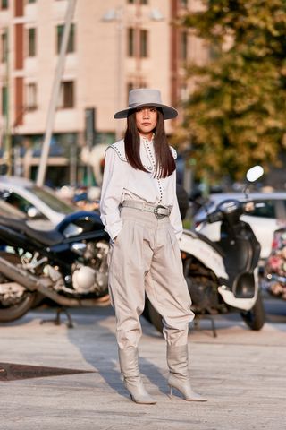 milan-fashion-week-street-style-spring-2020-282580-1568851473058-image