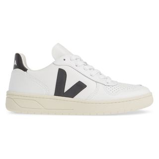 Veja + V-10 Sneaker