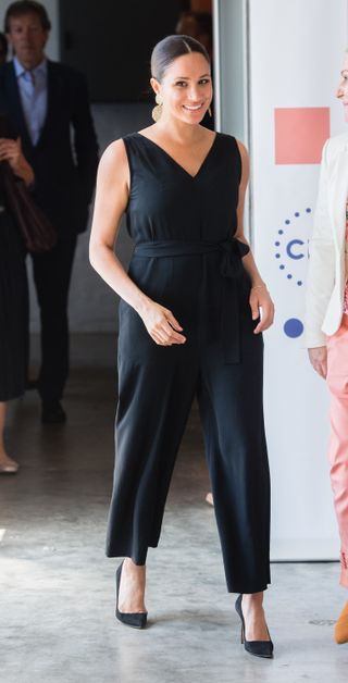 meghan-markle-south-africa-outfits-282667-1569432467227-image