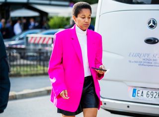 how-to-wear-bright-pink-282723-1569413811701-image