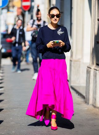 how-to-wear-bright-pink-282723-1569413830446-image