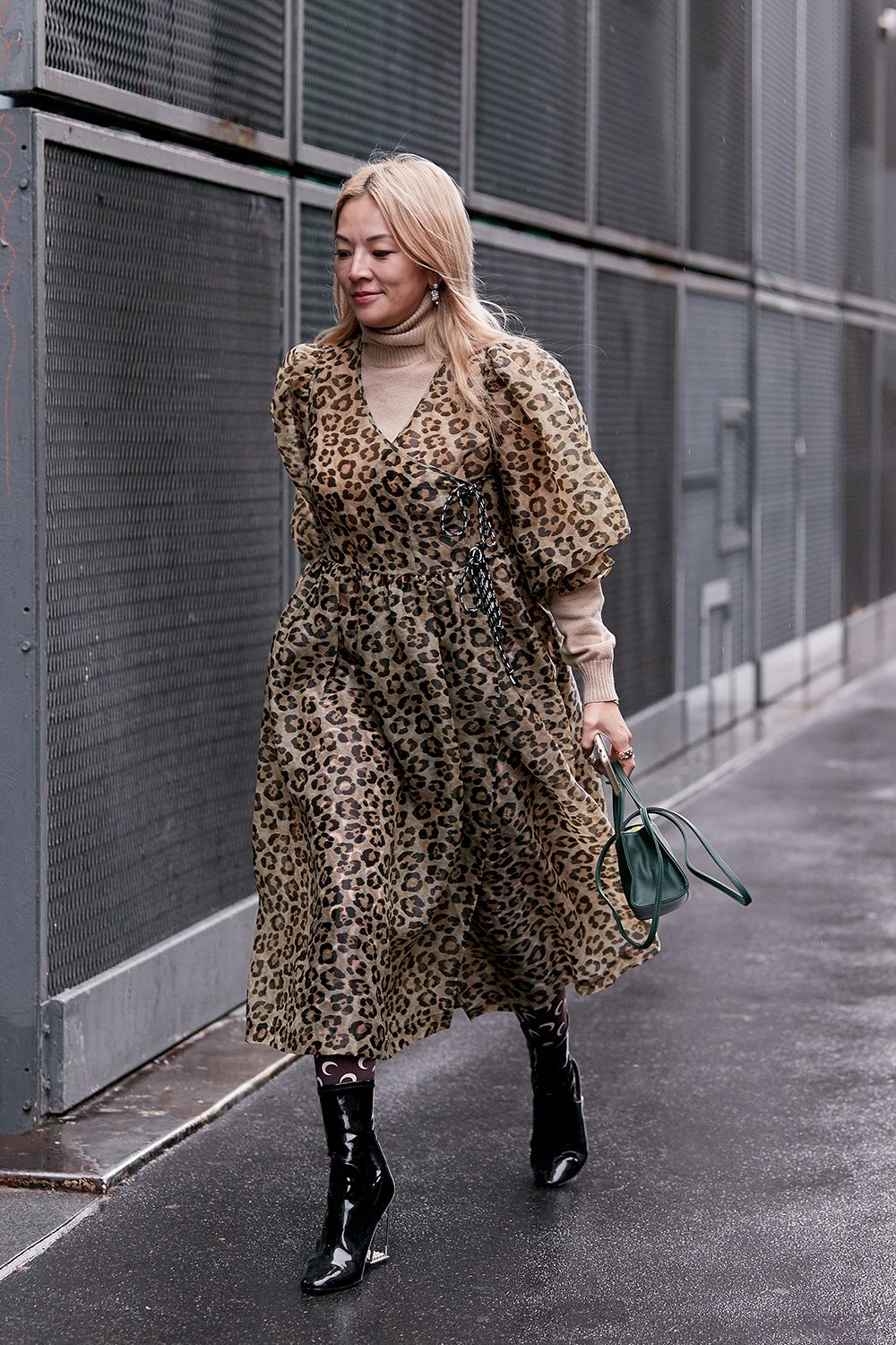 See the Latest Paris Fashion Week Street Style Spring 2020 | Who What Wear