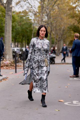 paris-fashion-week-street-style-spring-2020-282735-1569609111789-image