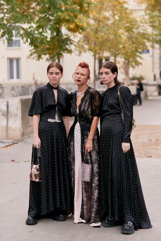 paris-fashion-week-street-style-spring-2020-282735-1569609113612-image