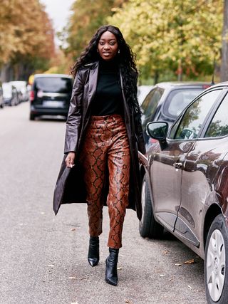 paris-fashion-week-street-style-spring-2020-282756-1569512331624-image