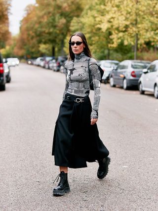 paris-fashion-week-street-style-spring-2020-282756-1569512336949-image