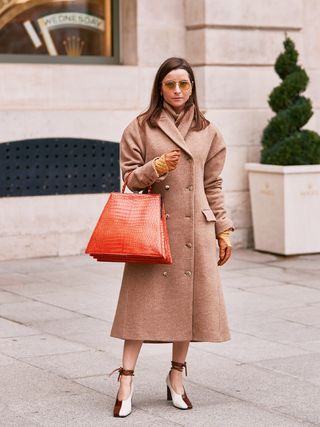 paris-fashion-week-street-style-spring-2020-282756-1569512342817-image