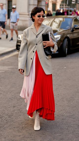 best-pleated-outfit-ideas-282802-1569775987843-image